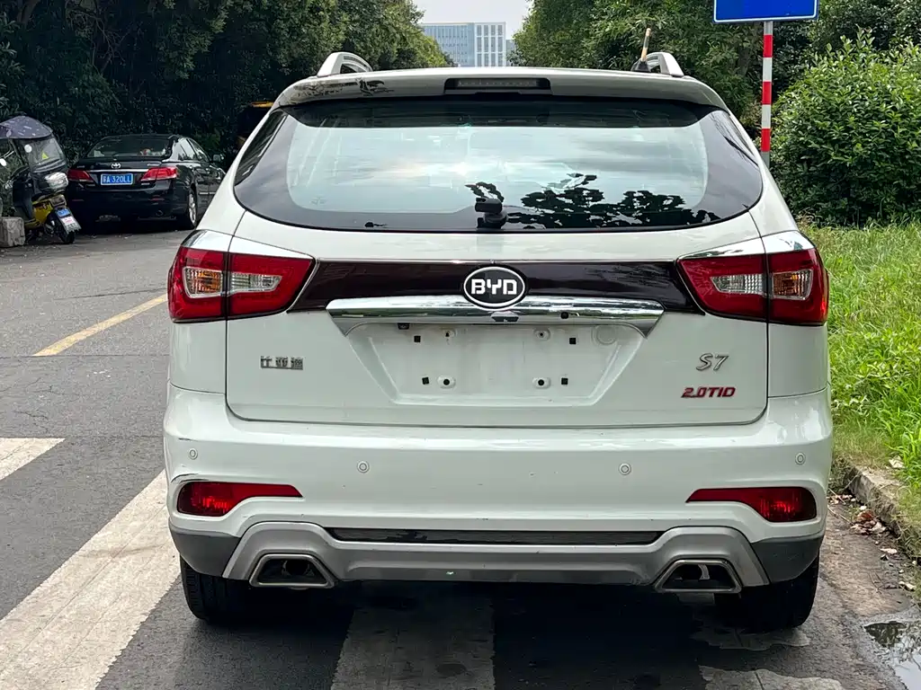 BYD S7 2015