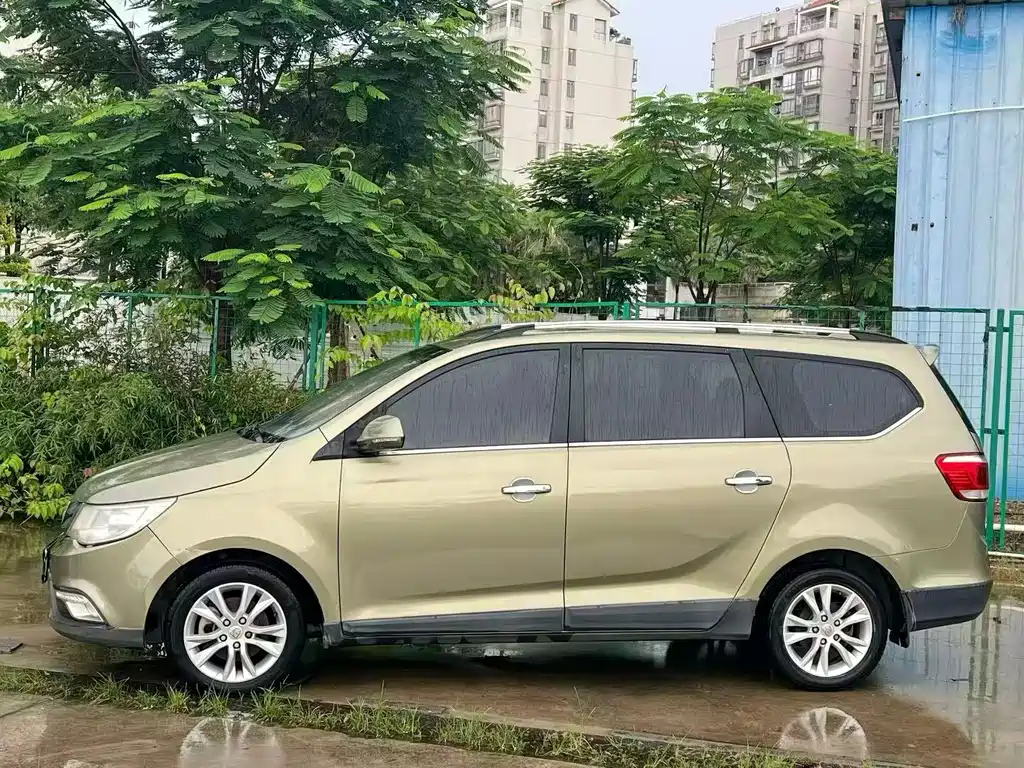 Baojun 730 2014