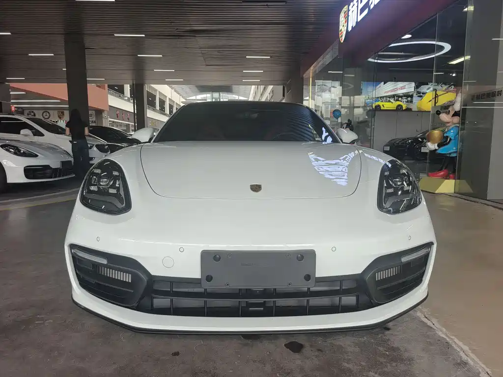 Porsche Panamera 2022