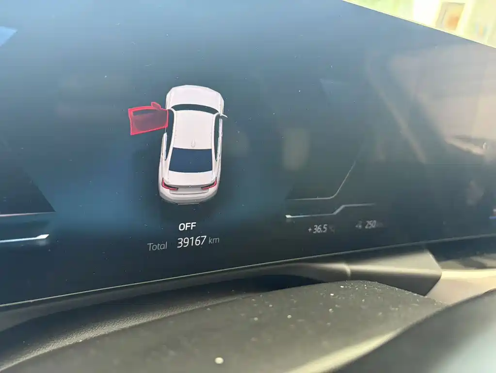 BMW i3 2023 — фото 10