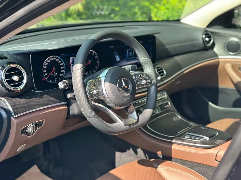 Mercedes-Benz E-Class 2020 — фото 23