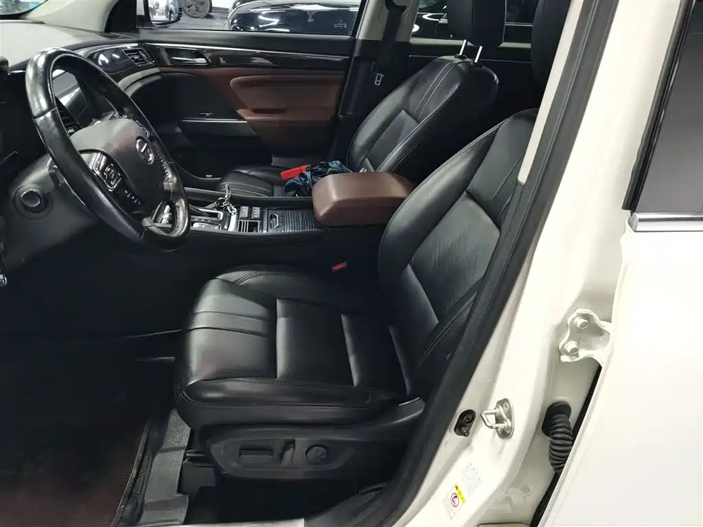 GAC Motor Trumpchi GS8 2017 — фото 15