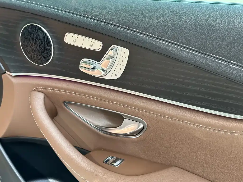 Mercedes-Benz E-Class 2020 — фото 30