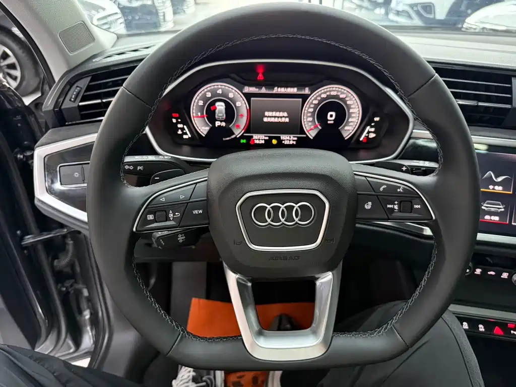 Audi Q3 2023 — фото 14