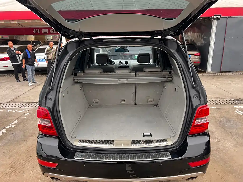 Mercedes-Benz M-Class 2010 — фото 20
