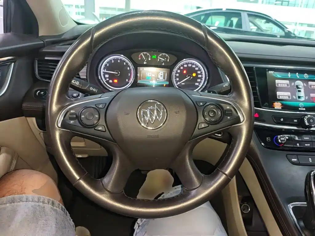 Buick LaCrosse 2017 — фото 11