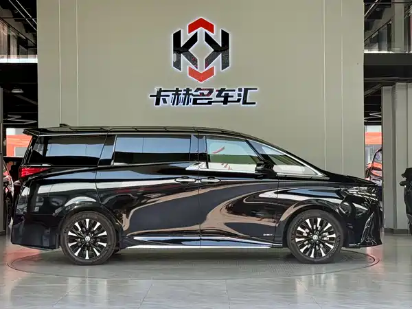 Toyota Alphard 2023