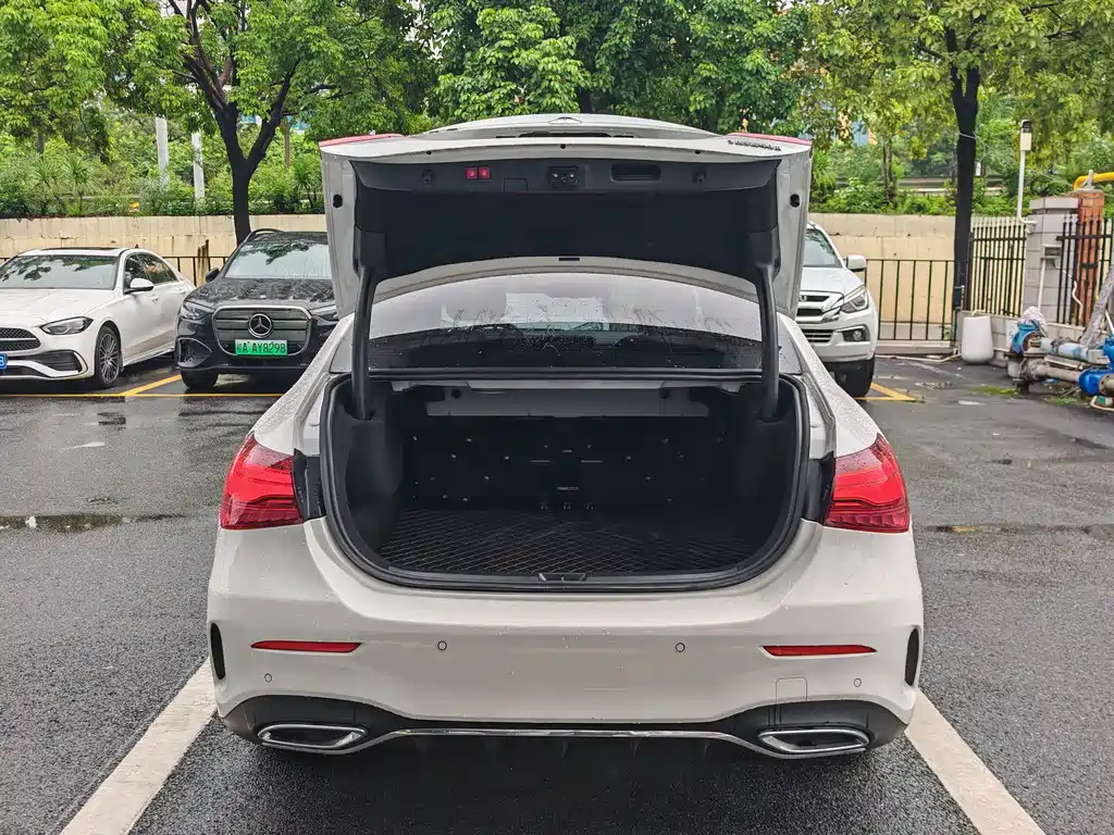 Mercedes-Benz A-Class 2024 — фото 13