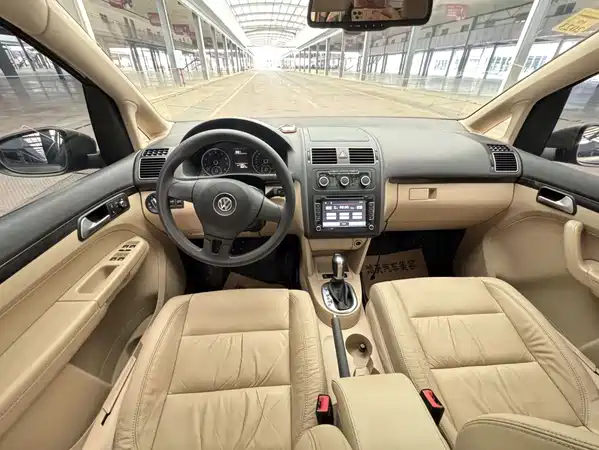 Volkswagen Touran 2015