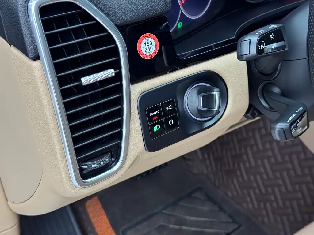 Porsche Cayenne 2020 — фото 10
