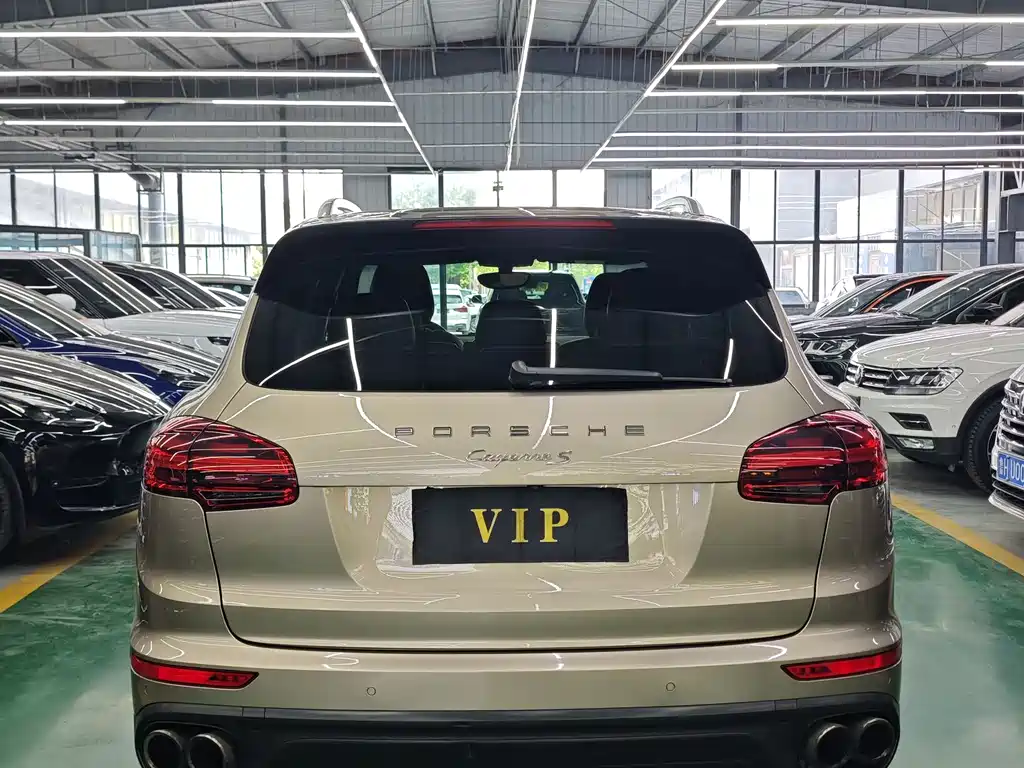 Porsche Cayenne 2015 — фото 10