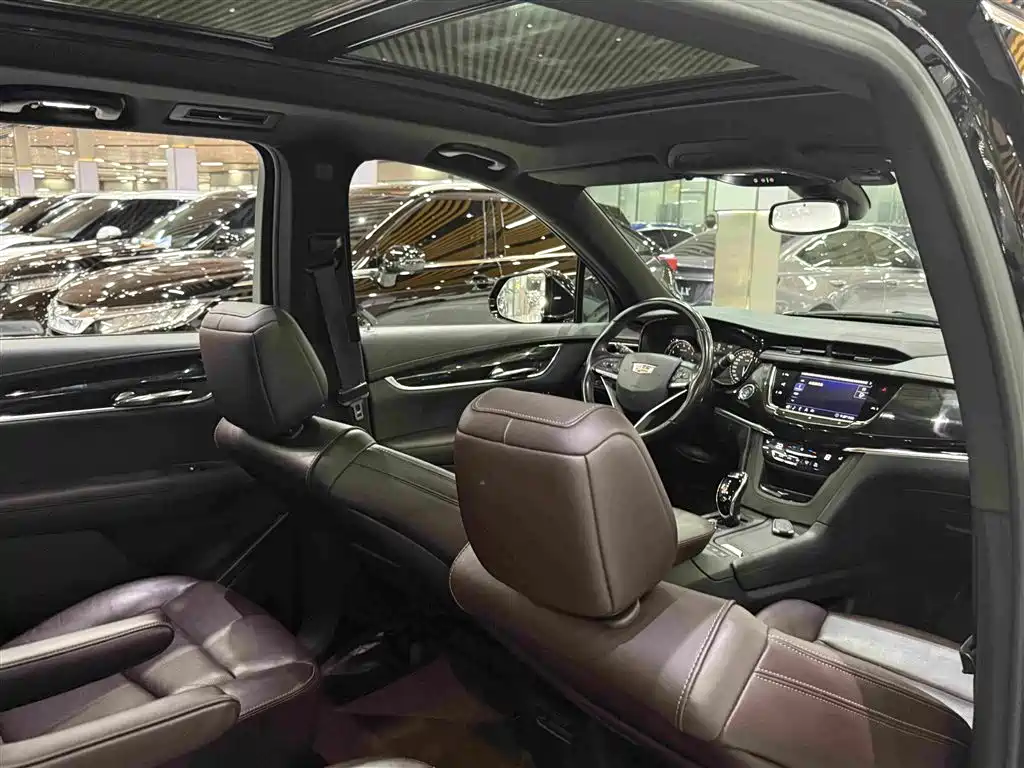 Cadillac XT6 2020 — фото 14