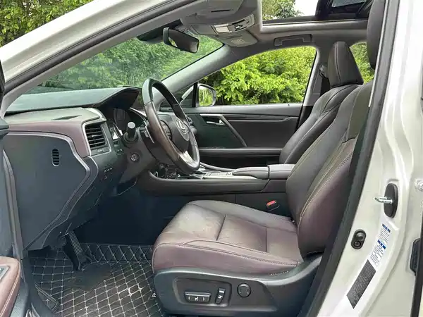 Lexus RX 2022