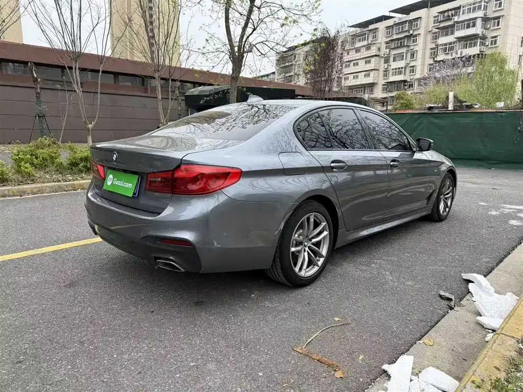 BMW 5 Series 2019 — фото 22