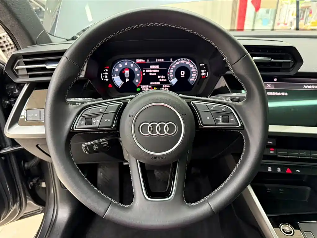Audi A3 2023 — фото 11