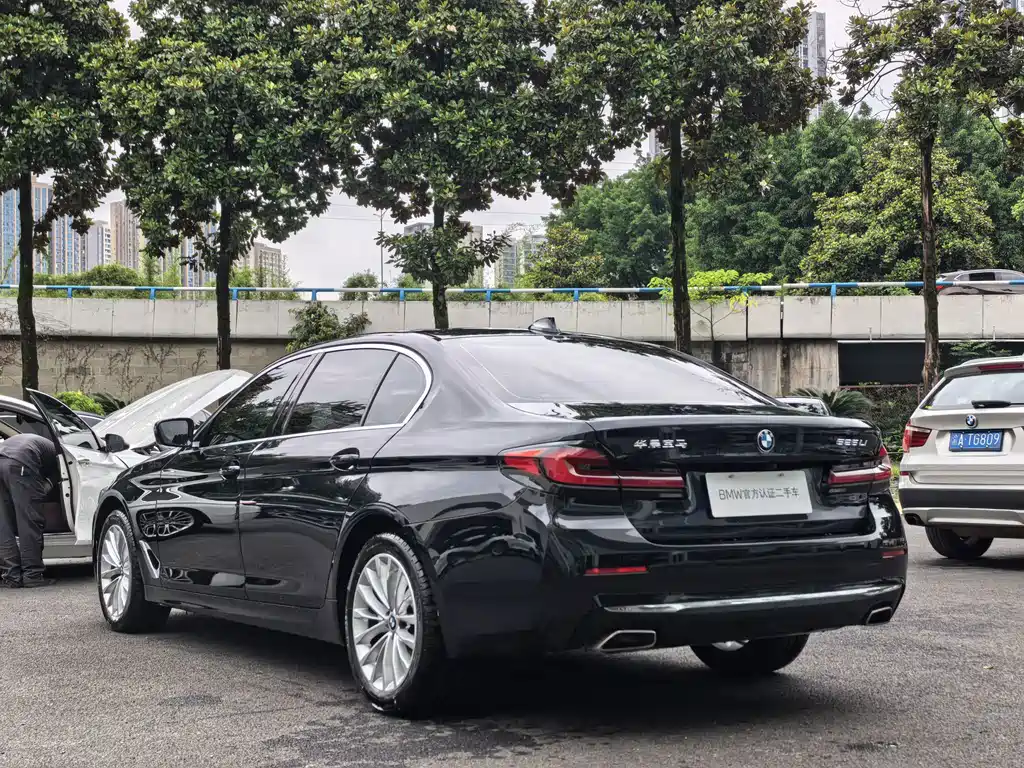 BMW 5 Series 2023