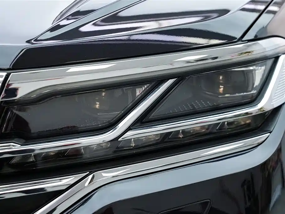 Volkswagen Touareg 2020 — фото 2