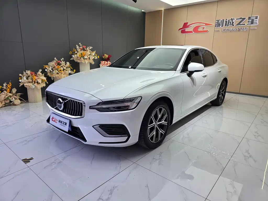 Volvo S60 2024