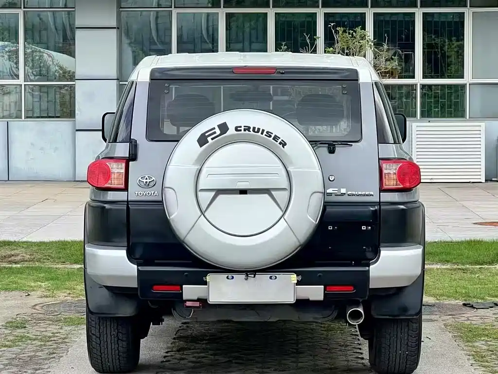 Toyota FJ Cruiser 2019 — фото 8