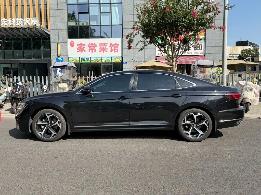 Volkswagen Passat 2025