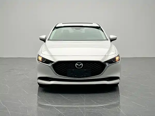 Mazda 3 Axela 2024