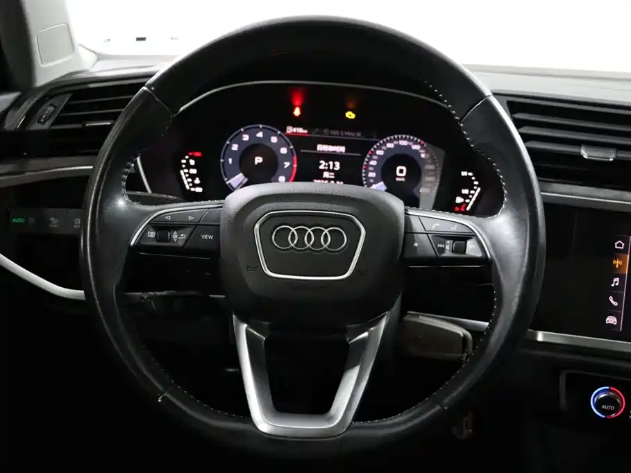 Audi Q3 2021 — фото 10