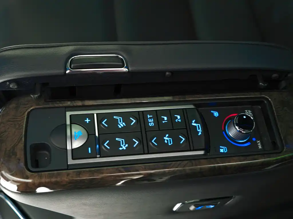 Toyota Alphard 2021 — фото 10