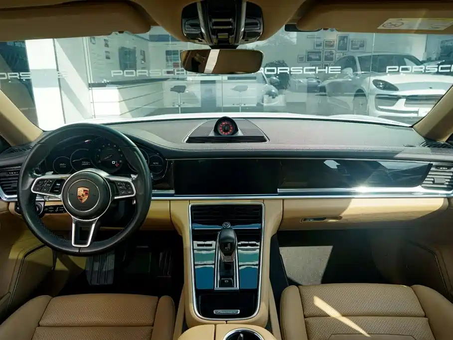 Porsche Panamera 2018 — фото 11