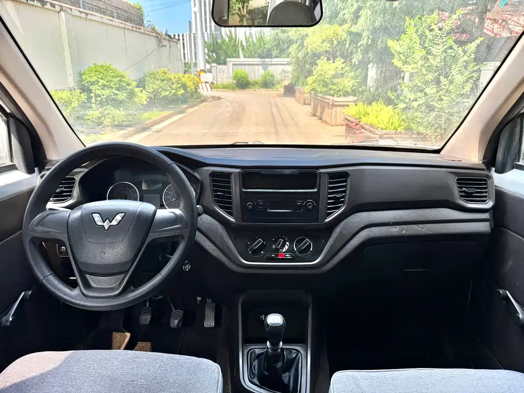 Wuling Hongguang V 2019 — фото 11
