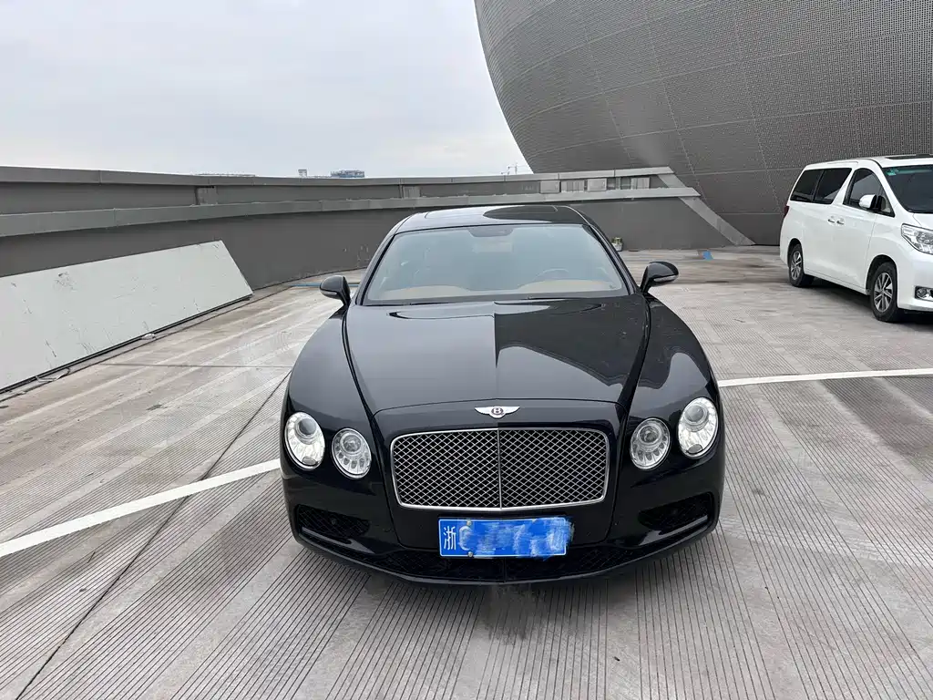 Bentley Flying Spur 2017 — фото 2