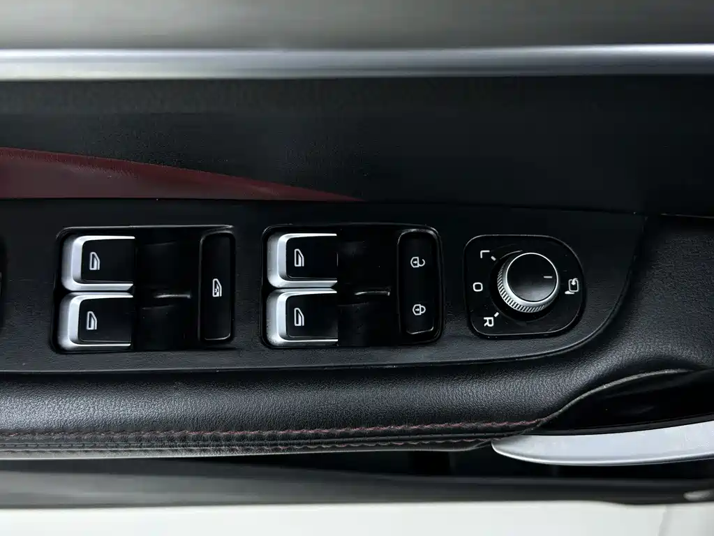 Geely Binyue 2022 — фото 17