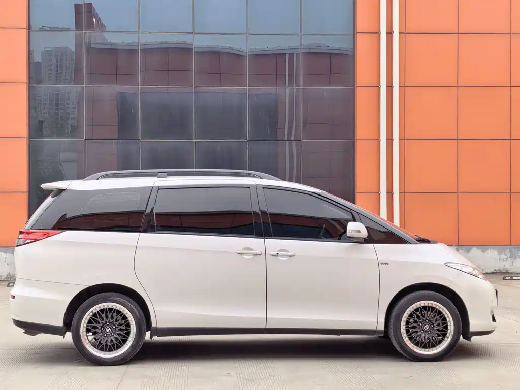 Toyota Previa 2019 — фото 11