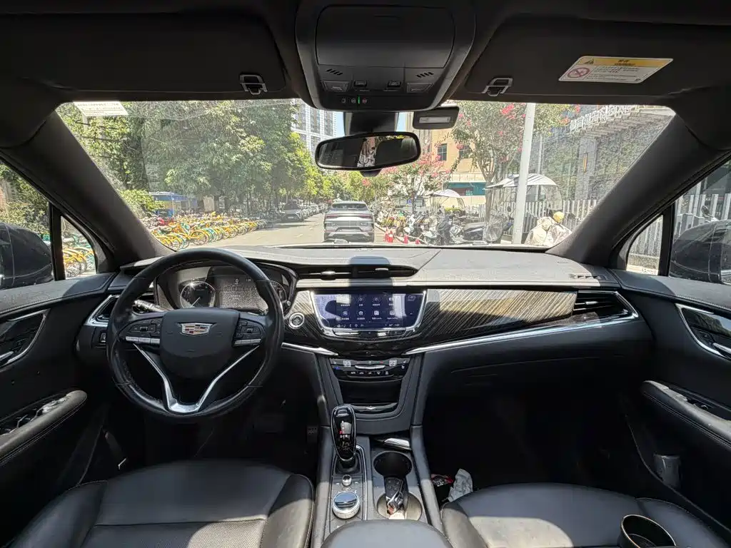 Cadillac XT6 2021 — фото 13
