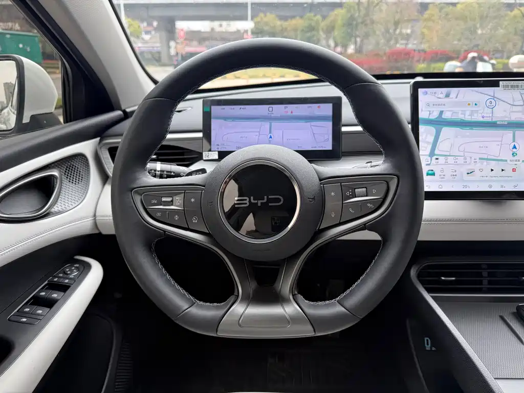 BYD Seal 05 DM-i 2025 — фото 7