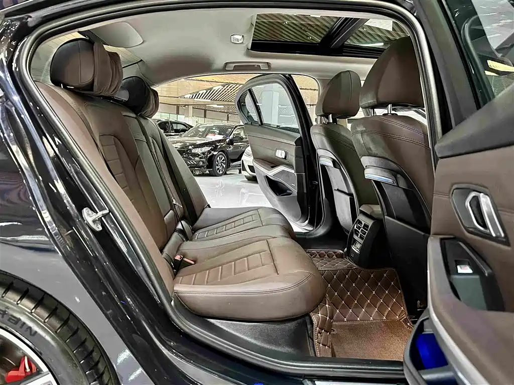 BMW 3 Series 2020 — фото 10