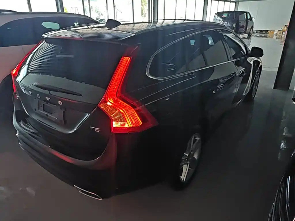 Volvo V60 2017