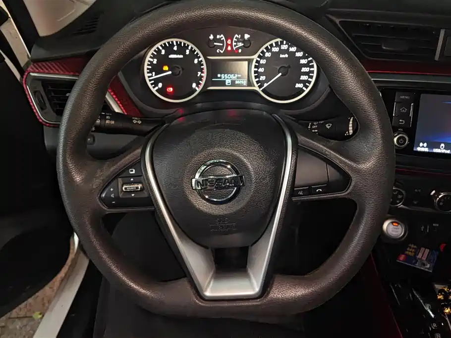 Nissan Bluebird 2018 — фото 15