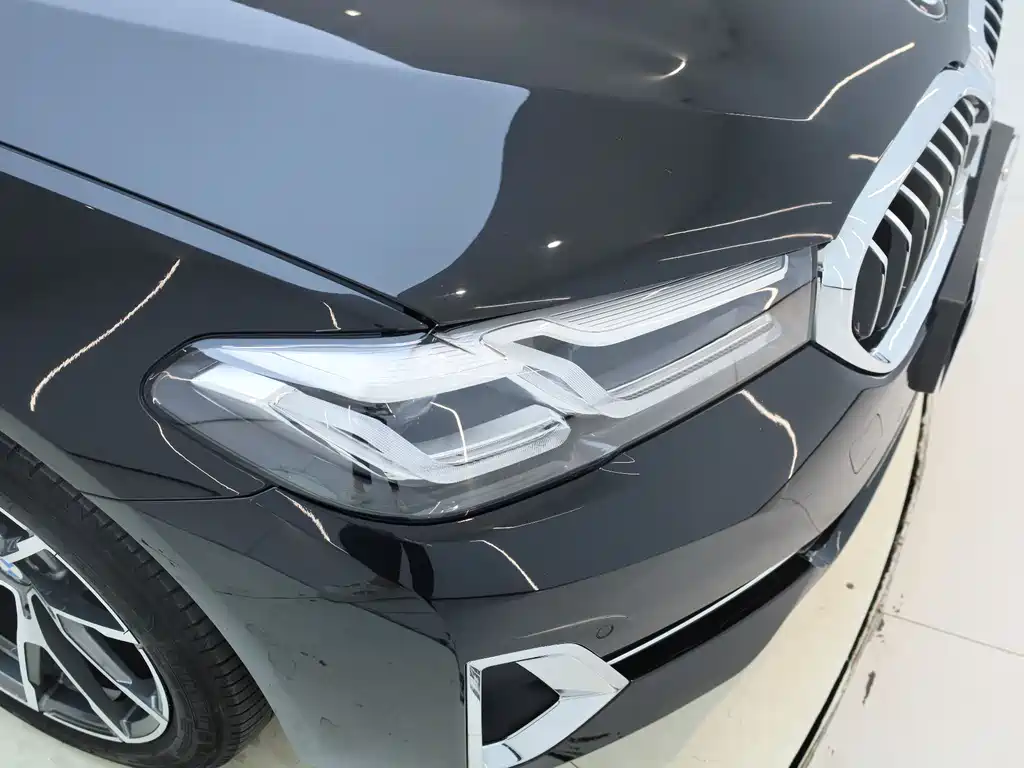 BMW 5 Series 2022 — фото 14
