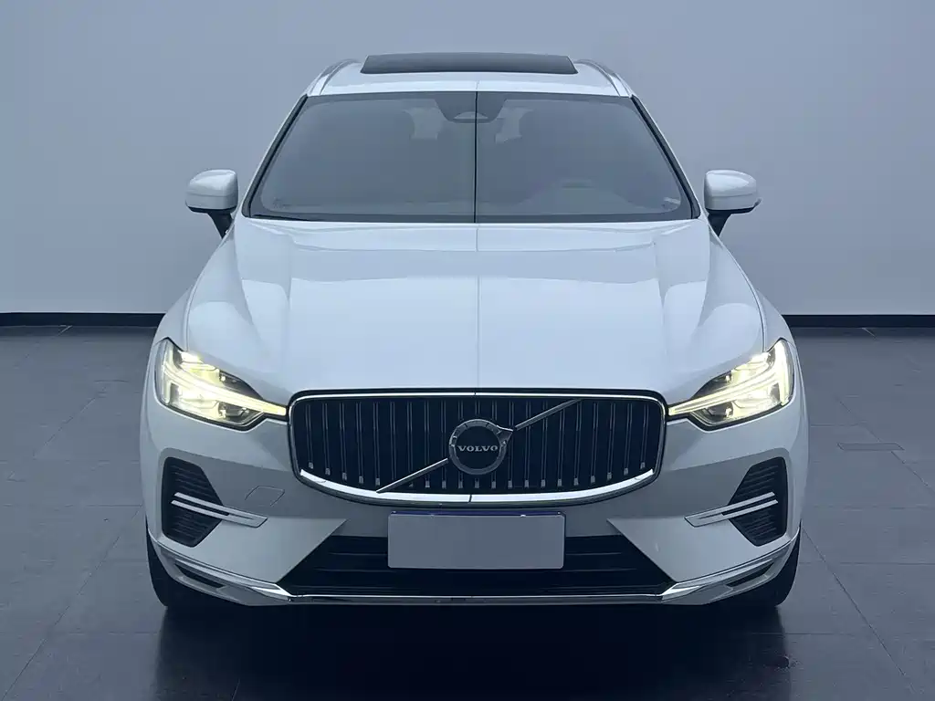 Volvo XC60 2023 — фото 2
