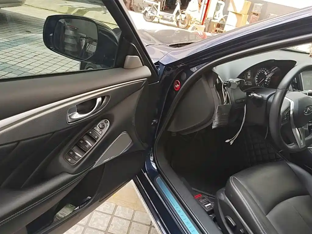 Infiniti Q50L 2018 — фото 16
