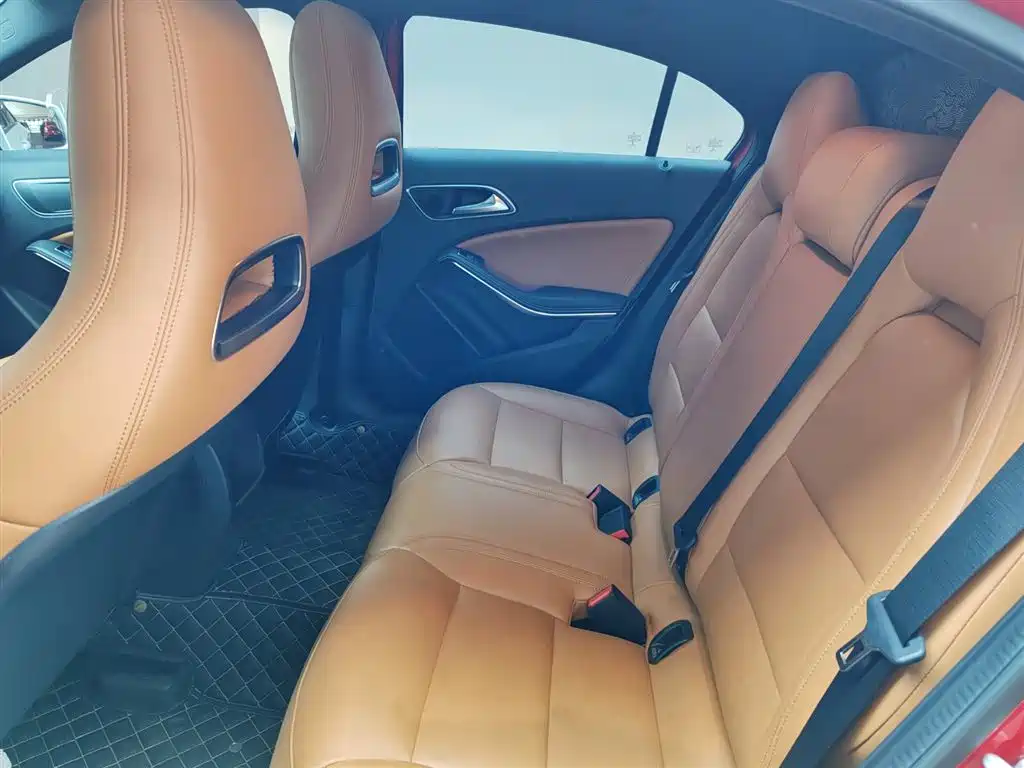 Mercedes-Benz A-Class 2018 — фото 11