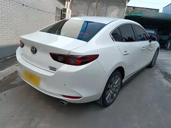 Mazda 3 Axela 2022