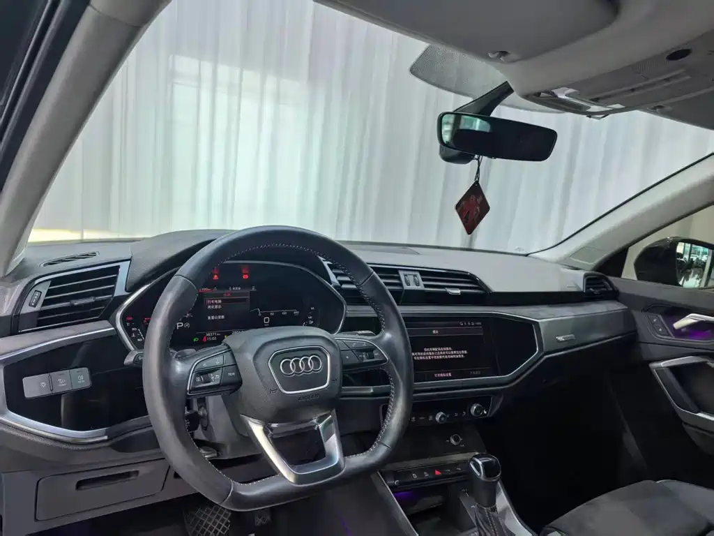 Audi Q3 2022 — фото 12