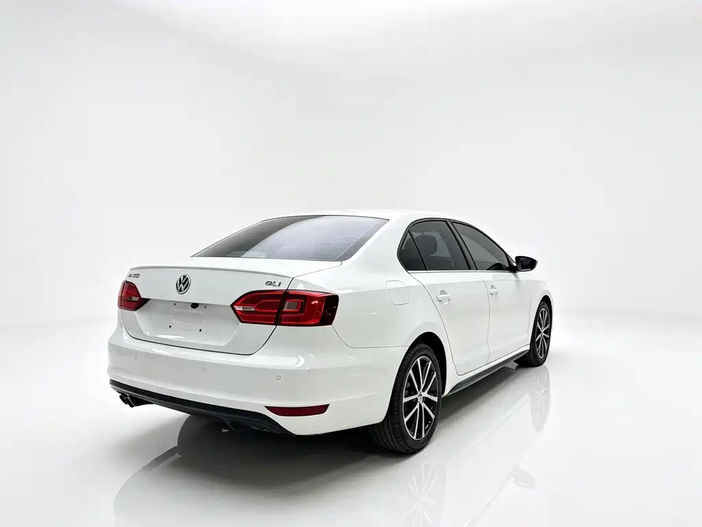 Volkswagen Sagitar 2014