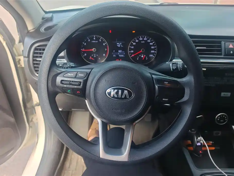 Kia K2 2018 — фото 15