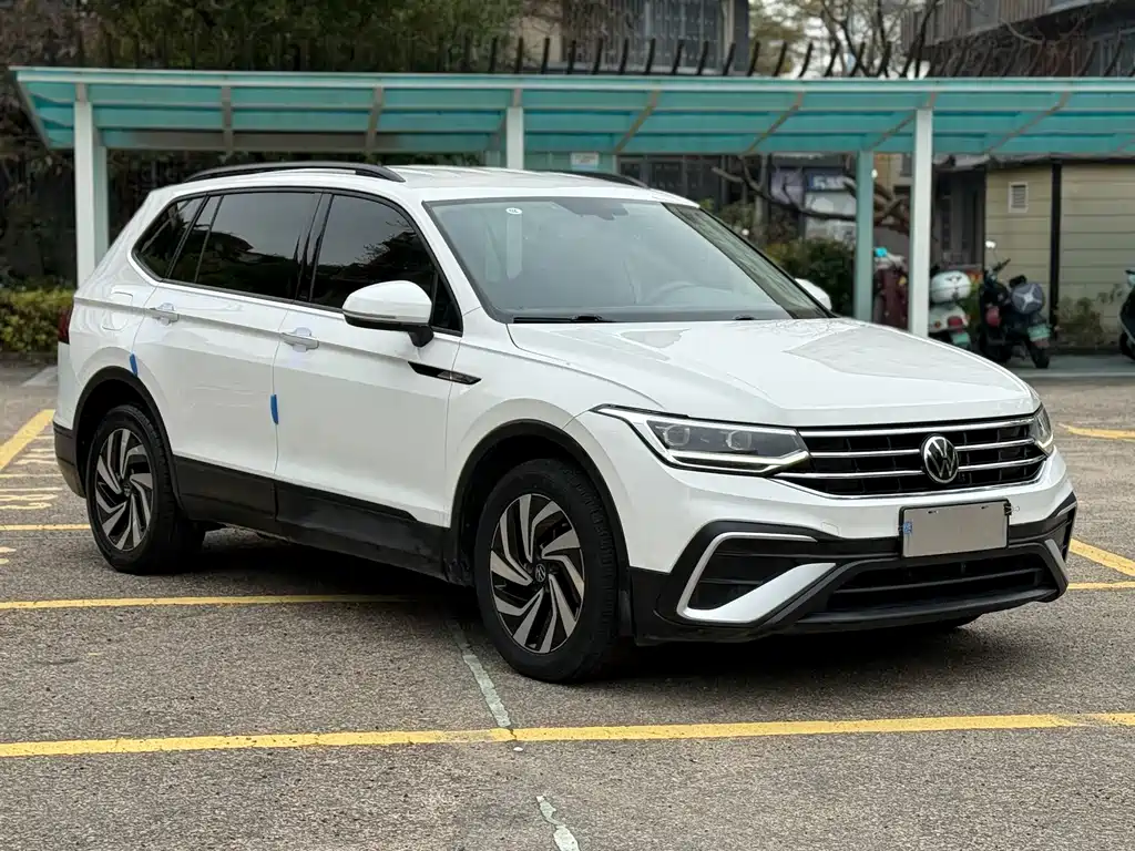 Volkswagen Tiguan L 2022 — фото 3