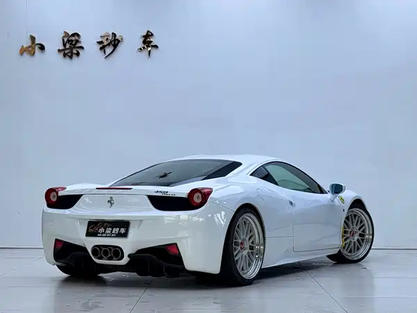 Ferrari 458 2015