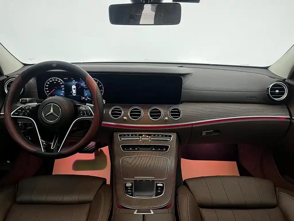 Mercedes-Benz E-Class 2022 — фото 15
