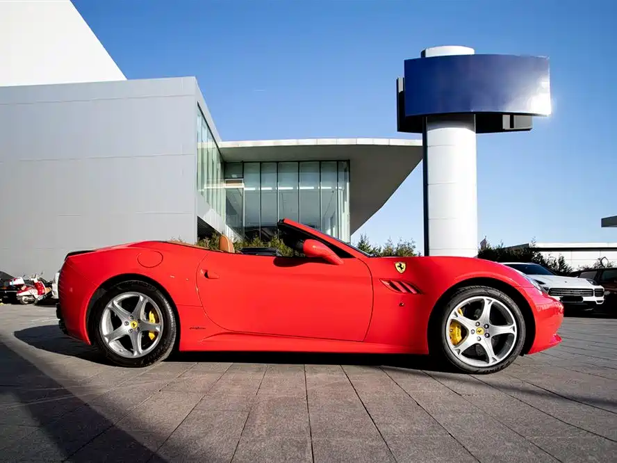 Ferrari California T 2010 — фото 3