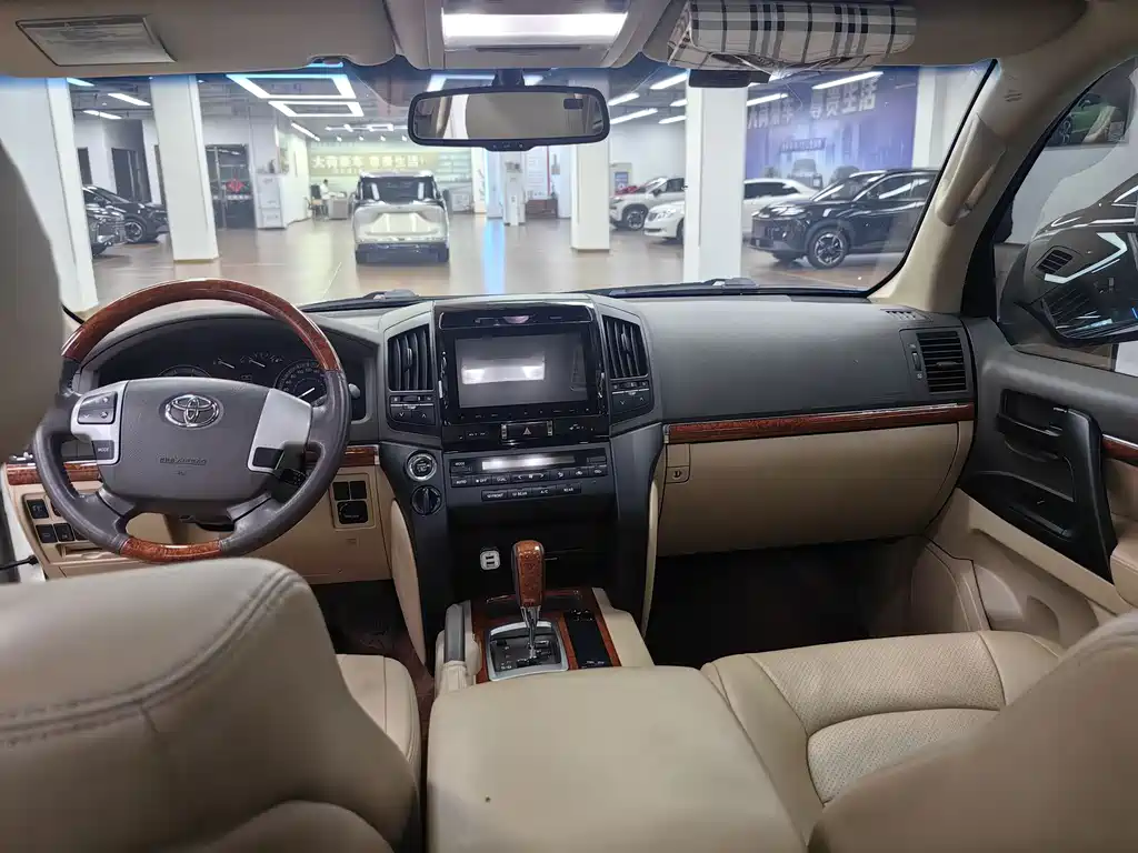 Toyota Land Cruiser 2015 — фото 12